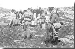 Troops with captured rebels